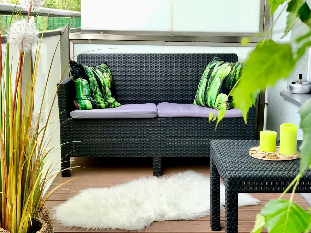 New Wave Apartment Tropical Rzeszów Exterior foto